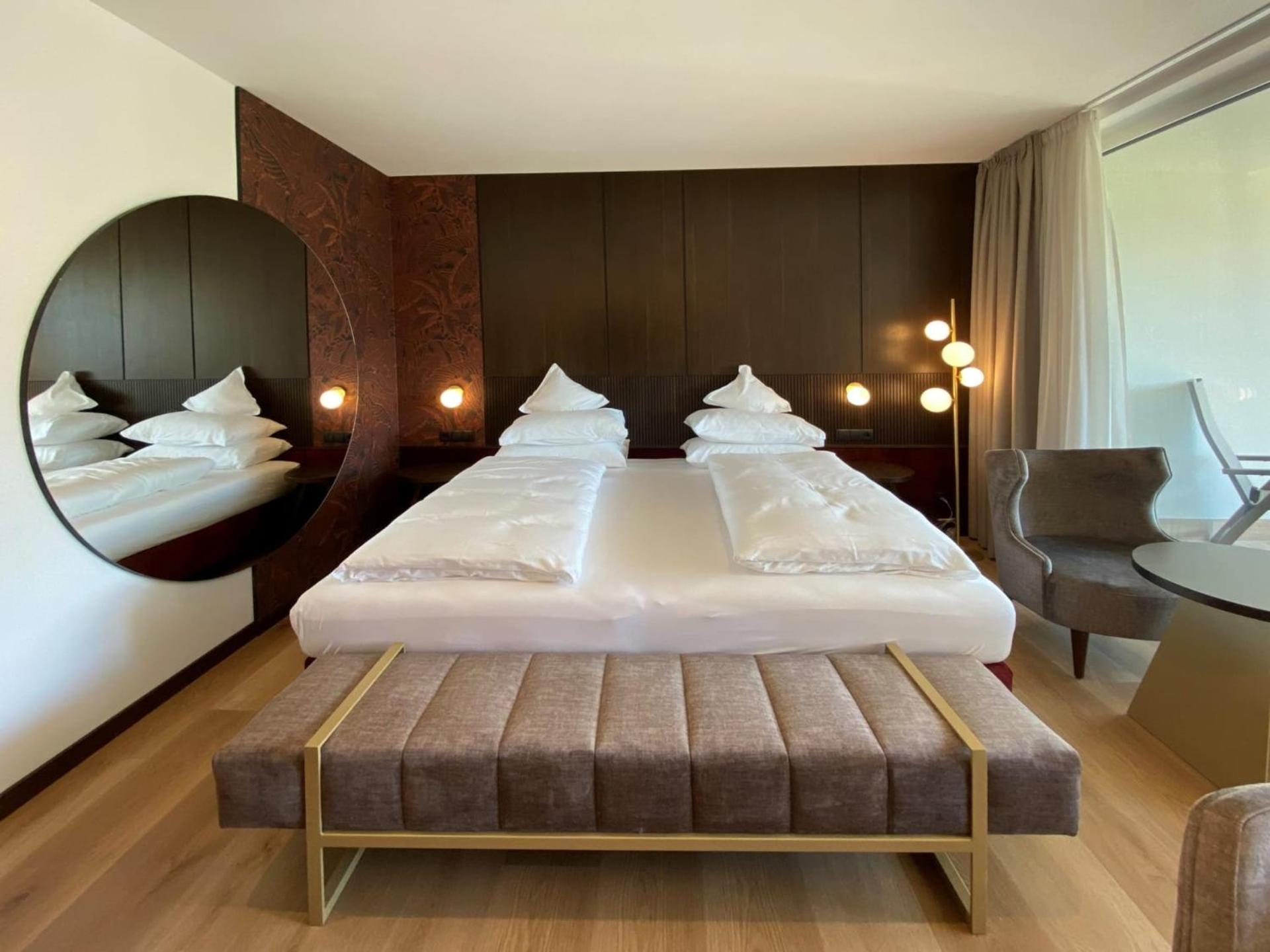 Dominik Alpine City Wellness Hotel - Adults Only Брессаноне Экстерьер фото