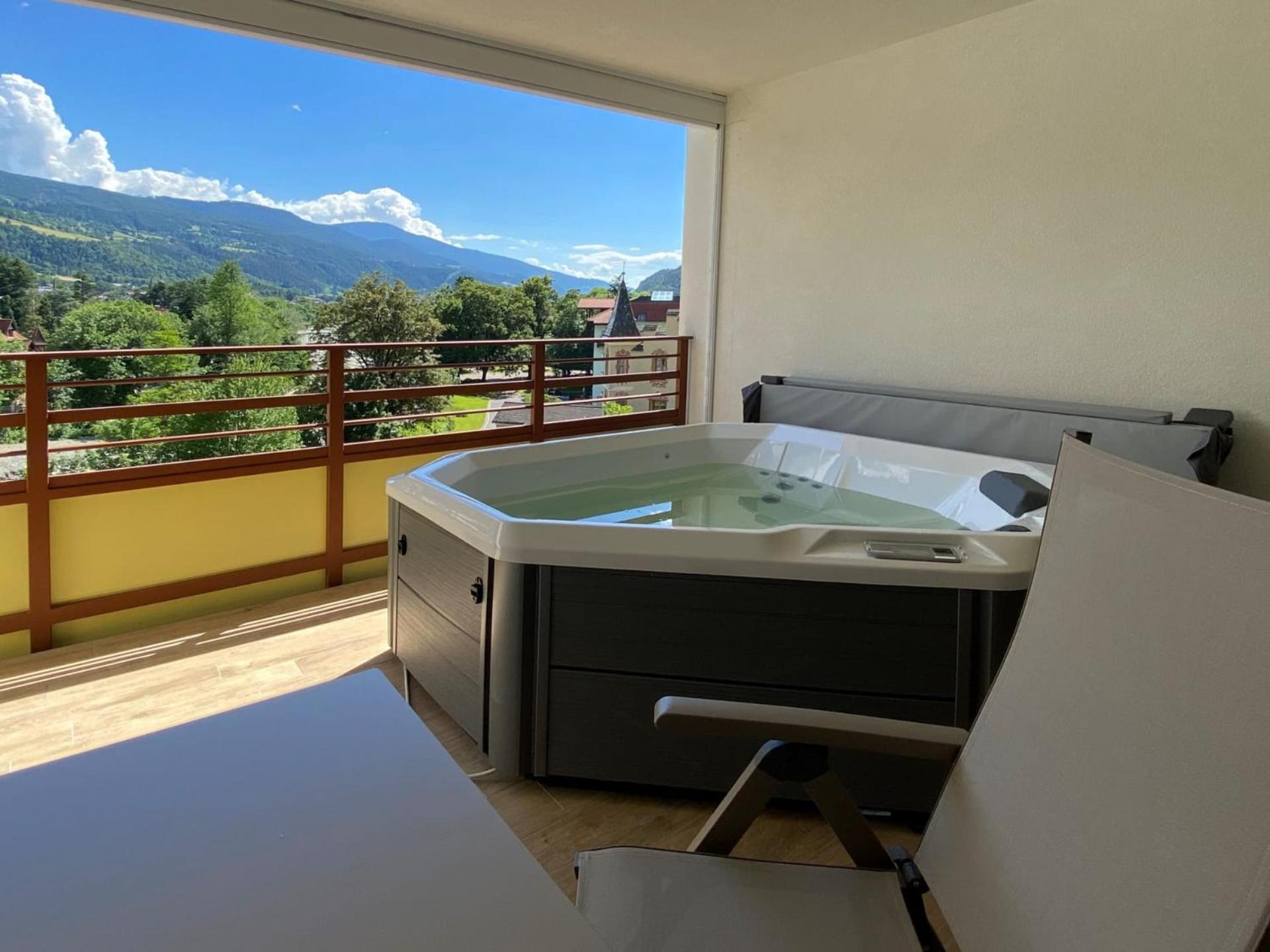 Dominik Alpine City Wellness Hotel - Adults Only Брессаноне Экстерьер фото