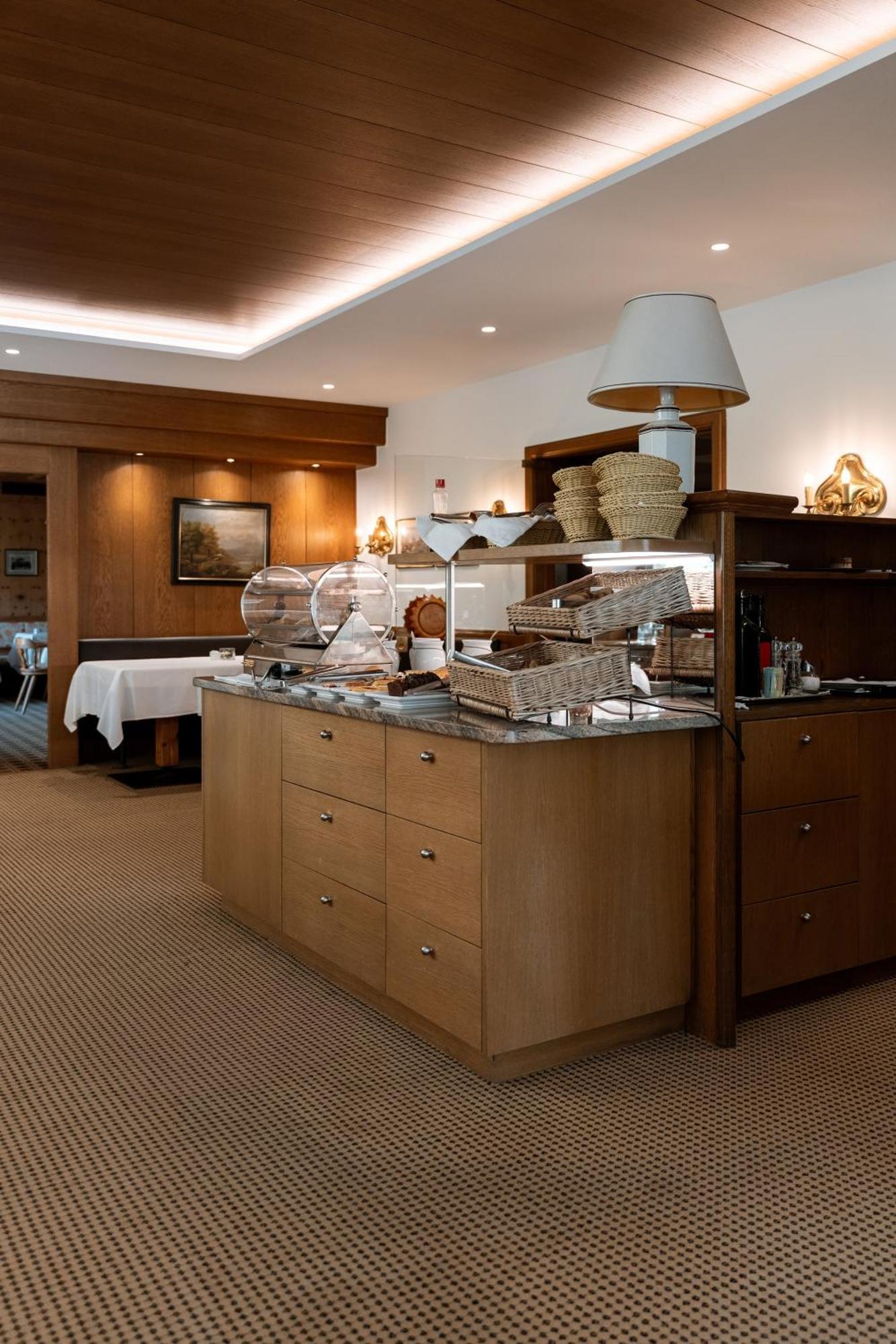 Dominik Alpine City Wellness Hotel - Adults Only Брессаноне Экстерьер фото