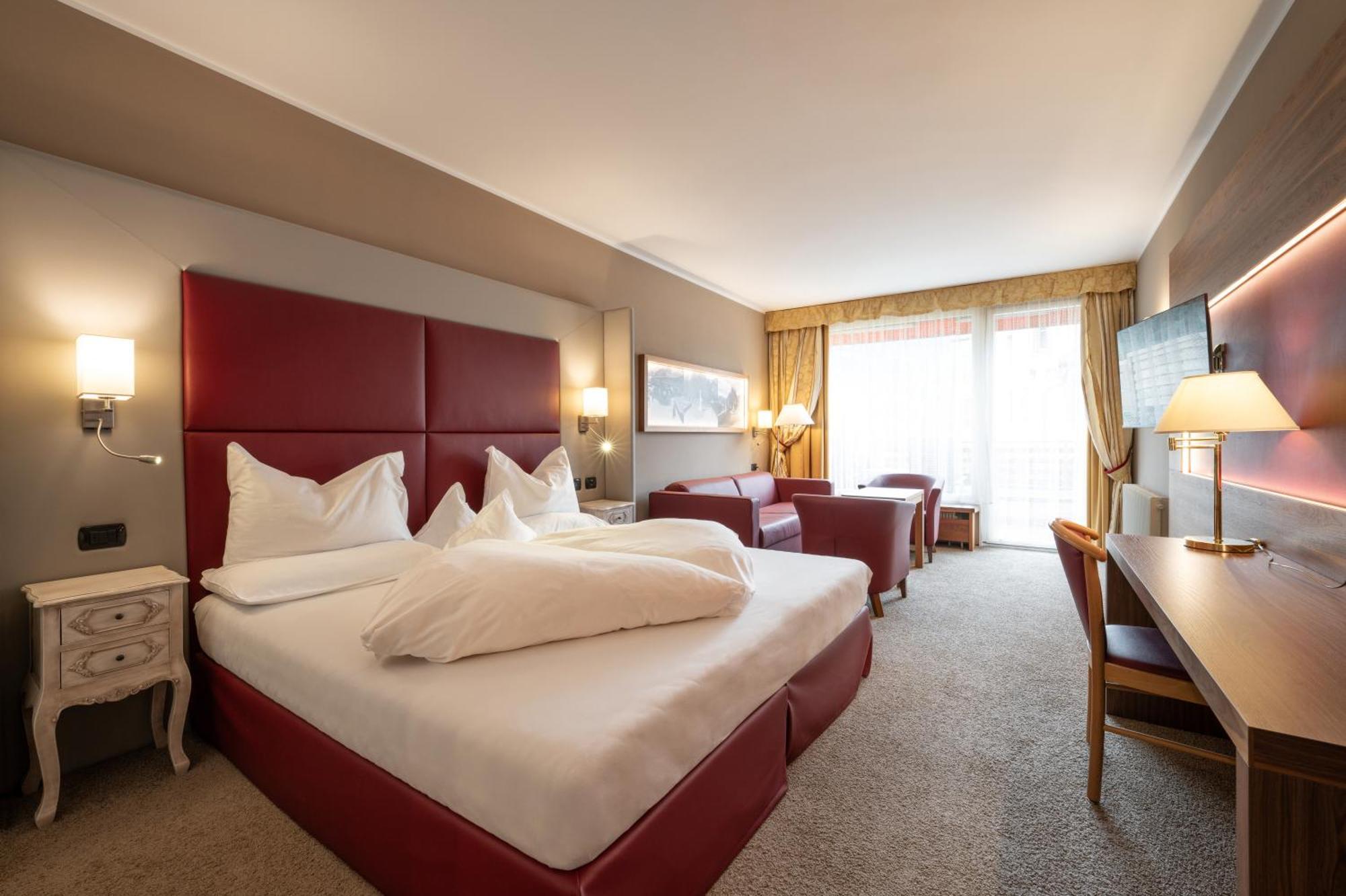 Dominik Alpine City Wellness Hotel - Adults Only Брессаноне Экстерьер фото