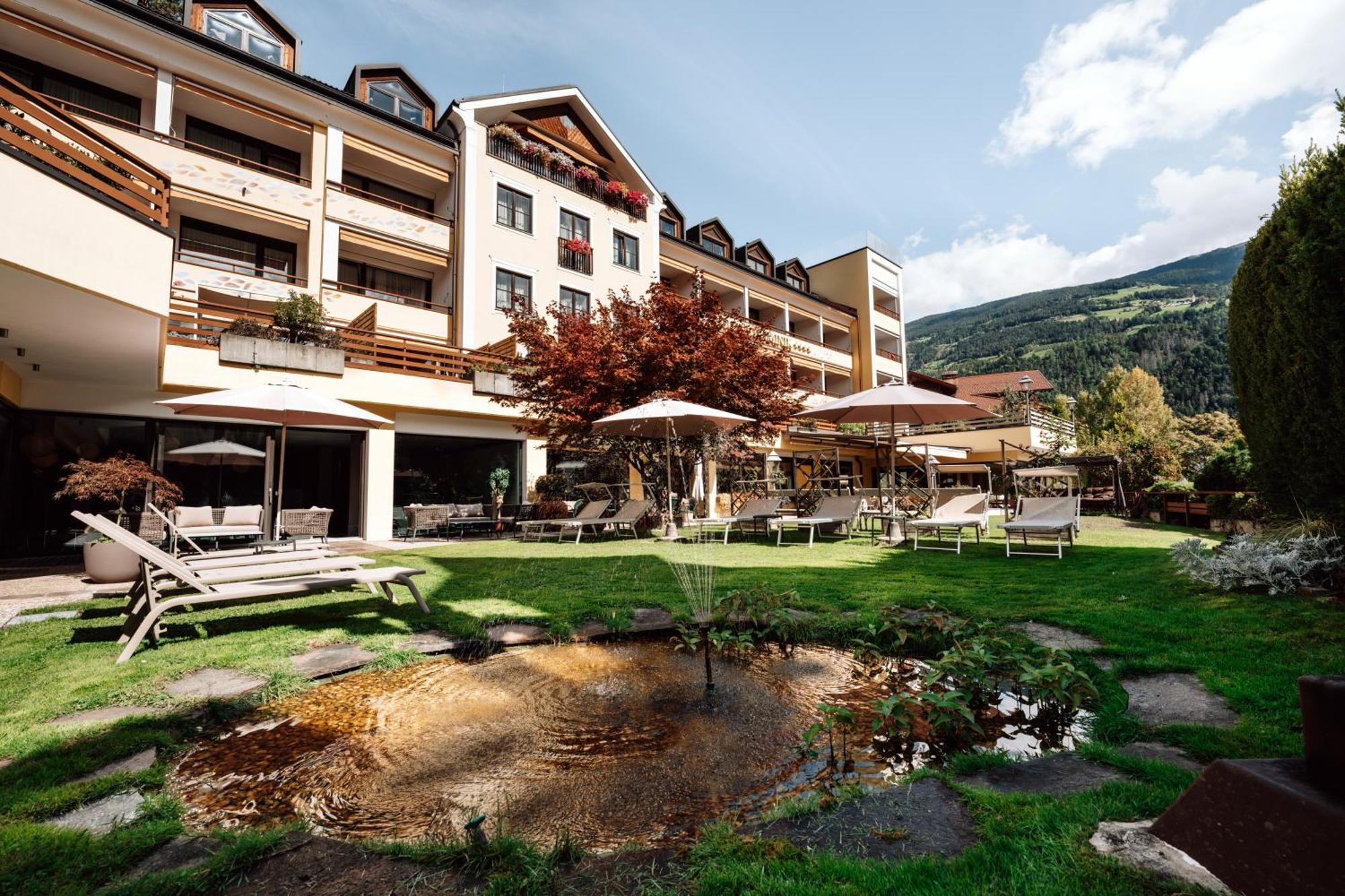 Dominik Alpine City Wellness Hotel - Adults Only Брессаноне Экстерьер фото