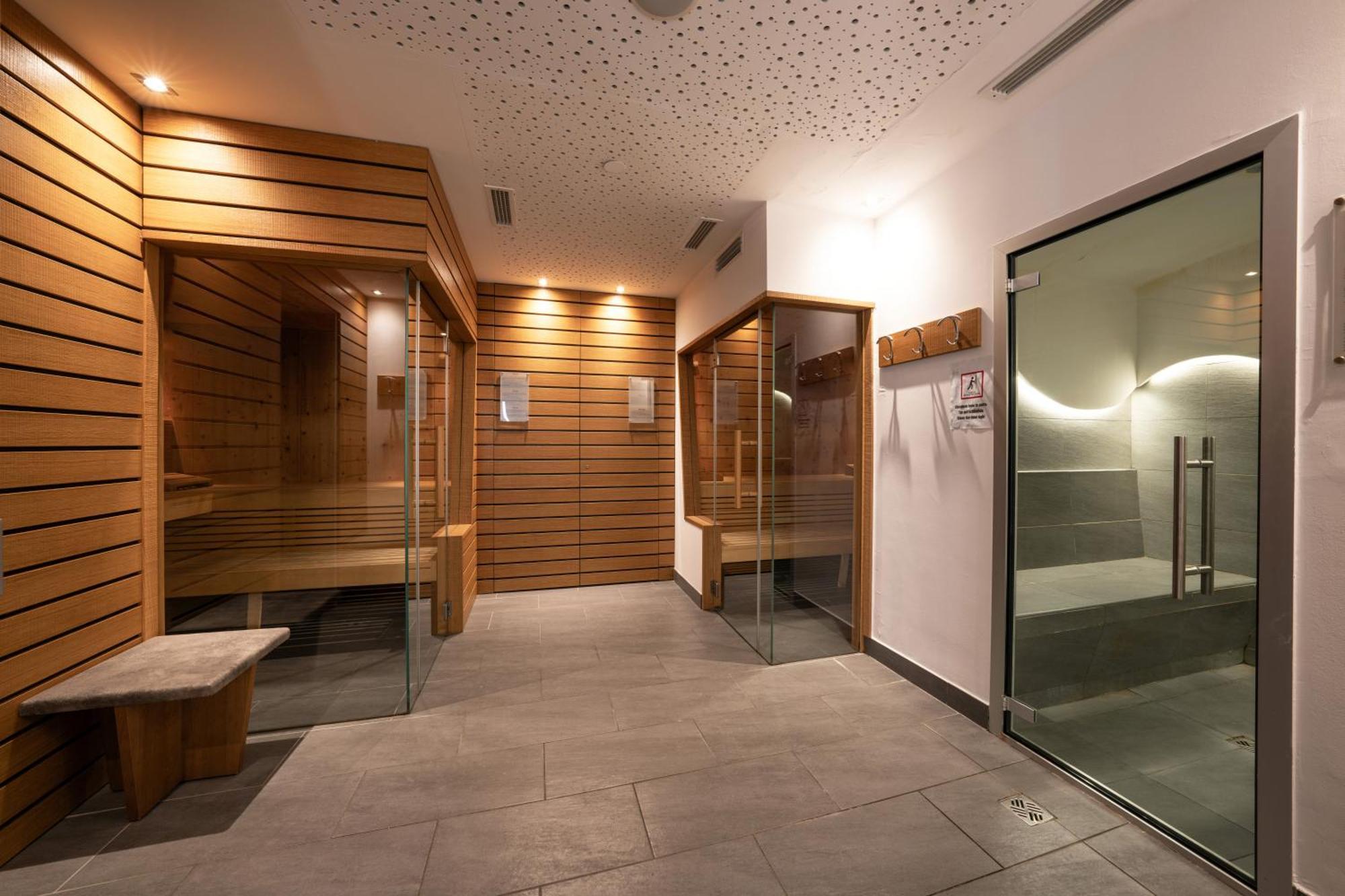 Dominik Alpine City Wellness Hotel - Adults Only Брессаноне Экстерьер фото