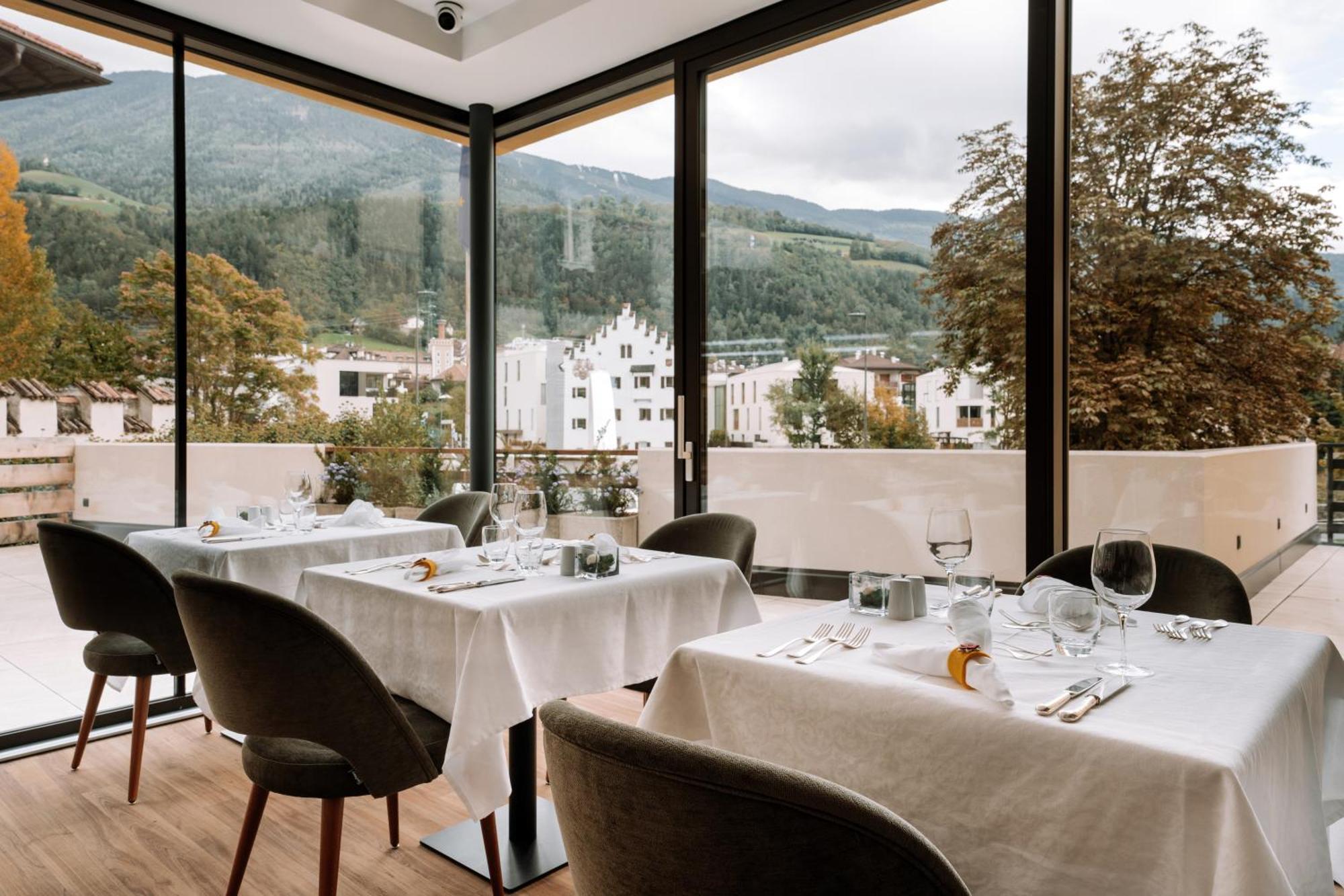 Dominik Alpine City Wellness Hotel - Adults Only Брессаноне Экстерьер фото