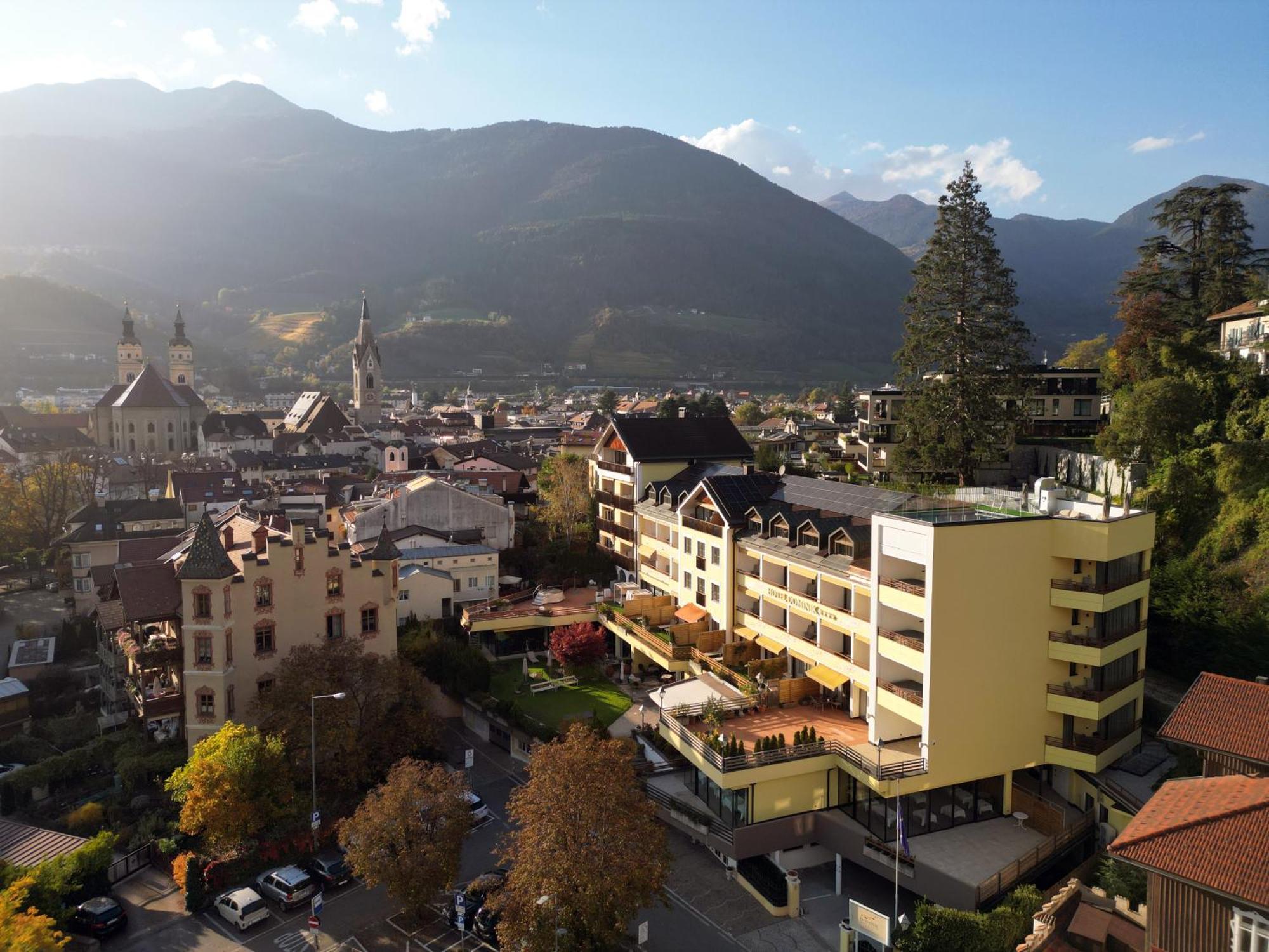 Dominik Alpine City Wellness Hotel - Adults Only Брессаноне Экстерьер фото