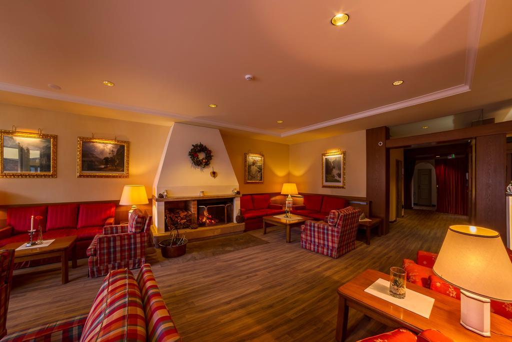 Dominik Alpine City Wellness Hotel - Adults Only Брессаноне Экстерьер фото