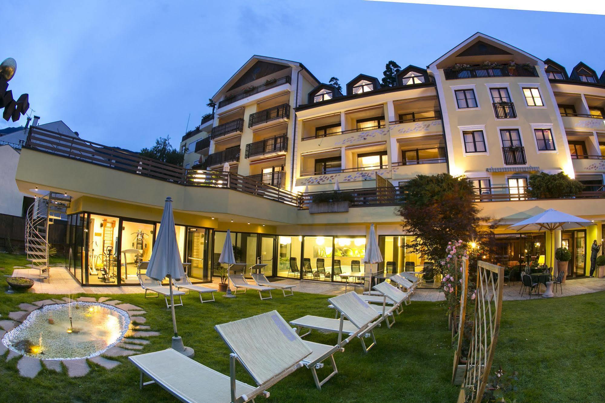 Dominik Alpine City Wellness Hotel - Adults Only Брессаноне Экстерьер фото